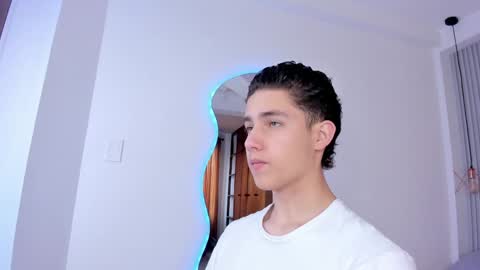  THEO- MATEO  online show from 5, 1, 2025