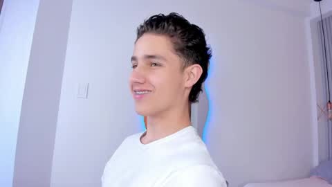  THEO- MATEO  online show from 5, 1, 2025