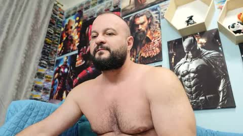 Snapshot of thephenomone chatting on 11, 9, 2025 Chris online show from 11, 9, 2025