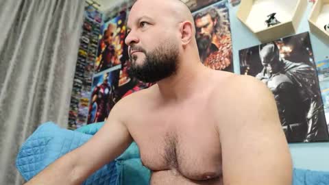 Snapshot of thephenomone chatting on 4, 10, 2025 Chris online show from 4, 10, 2025