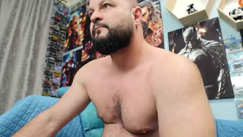 Snapshot of thephenomone chatting on 14, 10, 2025 Chris online show from 14, 10, 2025