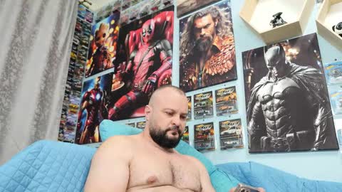 Snapshot of thephenomone chatting on 8, 11, 2025 Chris online show from 8, 11, 2025