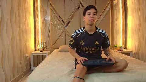 Snapshot of thepinkigirlxxx chatting on 20, 9, 2025 NaniKimandPetter online show from 20, 9, 2025