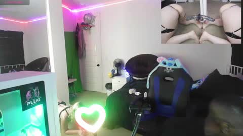 Snapshot of thepluglove chatting on 19, 9, 2025 The Plug Love Friends online show from 19, 9, 2025