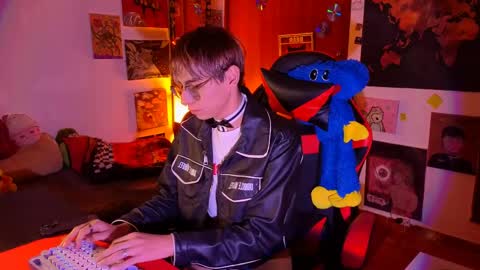 Matt independent model  online show from 12, 4, 2026