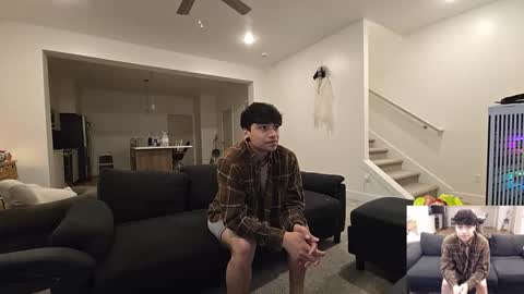 Snapshot of theslutcouple98 chatting on 19, 10, 2025 theslutcouple98 online show from 19, 10, 2025