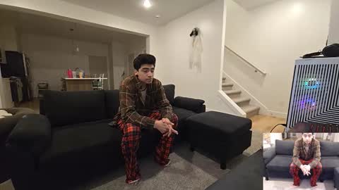 Snapshot of theslutcouple98 chatting on 21, 10, 2025 theslutcouple98 online show from 21, 10, 2025