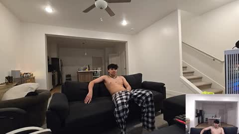 Snapshot of theslutcouple98 chatting on 25, 10, 2025 theslutcouple98 online show from 25, 10, 2025