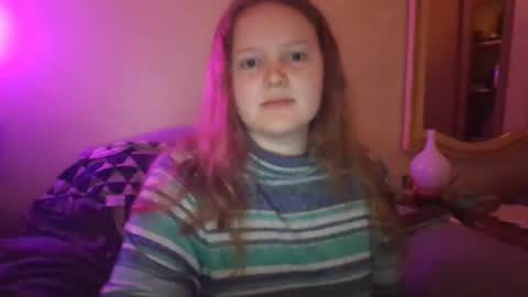 thestrawberrycreme online show from 20, 12, 2024