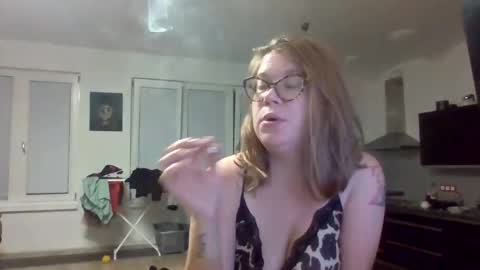 thesunnevergoesdown7 online show from 20, 9, 2025