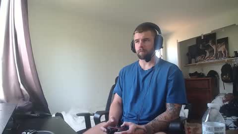 Snapshot of theufcfan_8181 chatting on 30, 4, 2026 troy online show from 30, 4, 2026