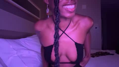 Snapshot of thevixensapphire chatting on 15, 2, 2026 Sapphire the Vixen online show from 15, 2, 2026