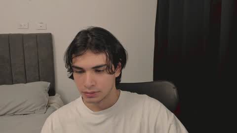 thiaan__ online show from 17, 12, 2024