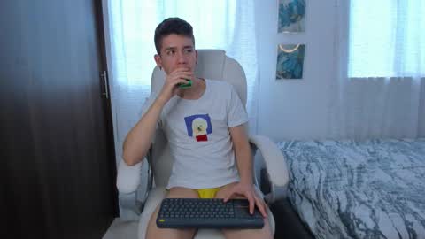 Snapshot of thiago_james69 chatting on 29, 9, 2025 Manuel online show from 29, 9, 2025