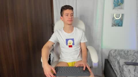 Snapshot of thiago_james69 chatting on 4, 10, 2025 Manuel online show from 4, 10, 2025