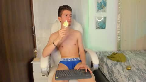 Snapshot of thiago_james69 chatting on 10, 10, 2025 Manuel online show from 10, 10, 2025