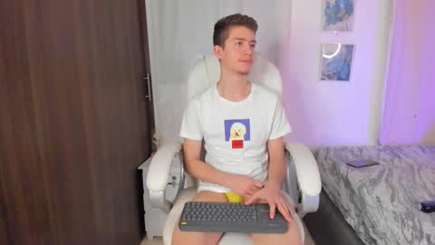 Snapshot of thiago_james69 chatting on 13, 10, 2025 Manuel online show from 13, 10, 2025