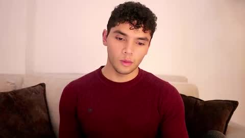 Snapshot of thiago_l chatting on 5, 3, 2025 Just Thiago online show from 5, 3, 2025