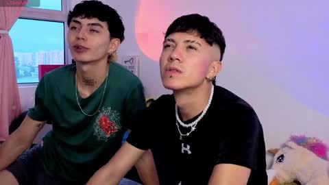Snapshot of thiago_n_sam chatting on 4, 4, 2026 thiago_n_sam online show from 4, 4, 2026