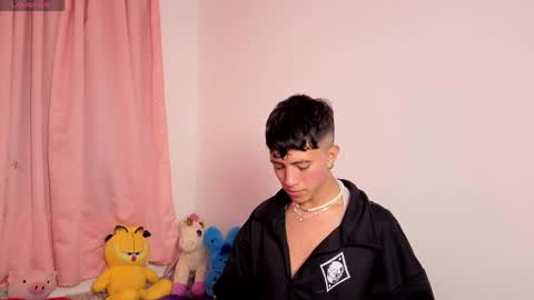 Snapshot of thiago_n_sam chatting on 8, 4, 2026 thiago_n_sam online show from 8, 4, 2026