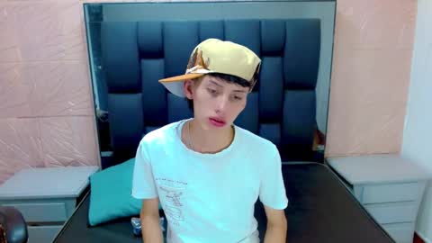 thiago_twink38 online show from 8, 11, 2025