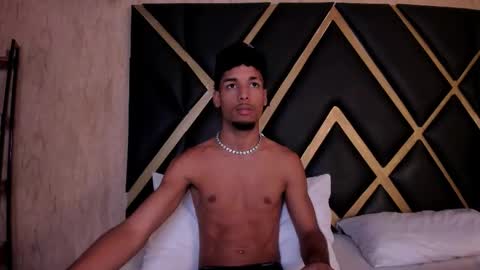 ThiagoFerreti online show from 21, 10, 2025