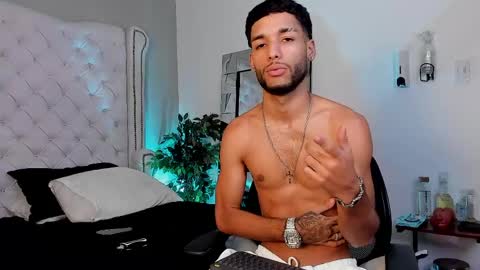 ThiagoFerreti online show from 23, 4, 2026