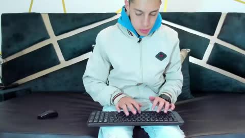 Thiago   online show from 27, 5, 2026