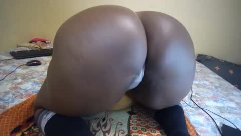 Snapshot of thick_sweet_ass chatting on 12, 11, 2025 thick_sweet_ass online show from 12, 11, 2025
