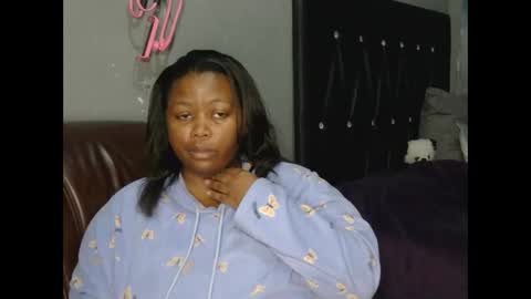 Snapshot of thickcaramel_p chatting on 11, 1, 2026 phindy online show from 11, 1, 2026