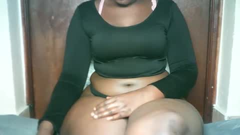 Snapshot of thickybabe_05 chatting on 19, 1, 2025 thickybabe_05 online show from 19, 1, 2025