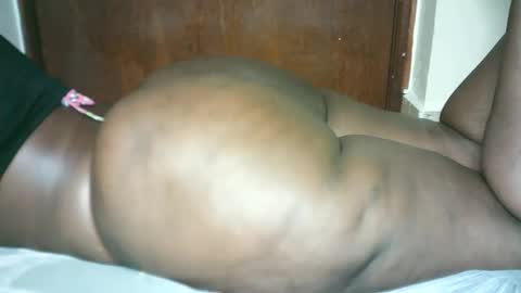 Snapshot of thickybabe_05 chatting on 4, 3, 2025 thickybabe_05 online show from 4, 3, 2025