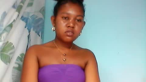 Snapshot of thierryzz chatting on 5, 7, 2026 thierryzz online show from 5, 7, 2026