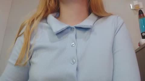 Snapshot of thin33 chatting on 6, 1, 2025 sara online show from 6, 1, 2025