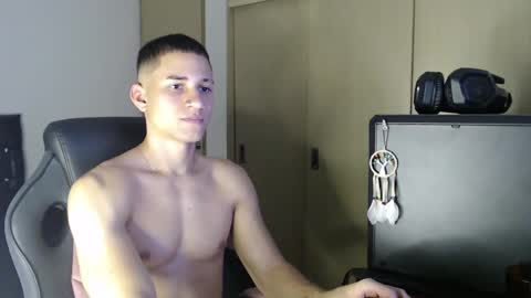 Snapshot of thin_tommy11 chatting on 31, 12, 2024 thin_tommy11 online show from 31, 12, 2024