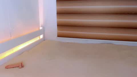 LAURA online show from 9, 4, 2026