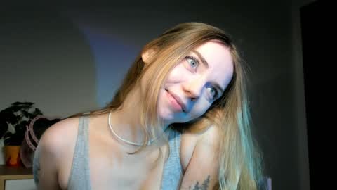 Amelia  shows on mondays fridays and sundays  if anything changes im giving updates on my fansly  online show from 20, 12, 2024