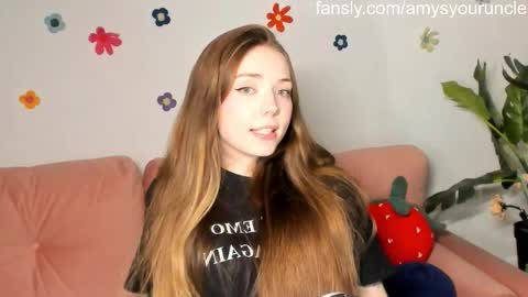 Snapshot of thisisamelia chatting on 10, 4, 2026 Amelia shows on mondays fridays and sundays if anything changes im giving updates on my fansly online show from 10, 4, 2026