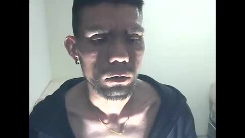 Snapshot of thomas2wood chatting on 25, 5, 2026 Thomas2Wood online show from 25, 5, 2026