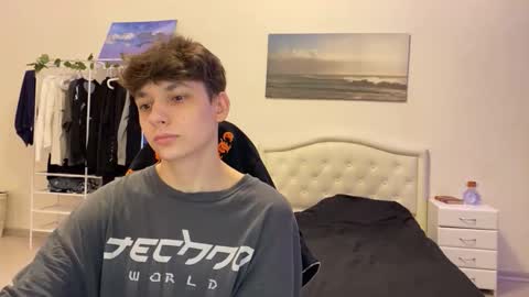 Snapshot of thomas617826 chatting on 4, 10, 2025 Thomas Hill online show from 4, 10, 2025