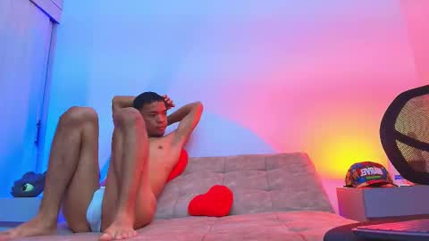 Snapshot of thomas_elg chatting on 19, 11, 2025 THOMAS JOHANN online show from 19, 11, 2025