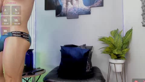 Thomas Eliott   independent model online show from 2, 2, 2025