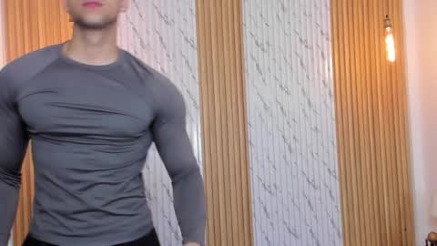 Snapshot of thomas_walker0 chatting on 22, 11, 2025 Thomas online show from 22, 11, 2025