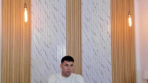 Snapshot of thomas_walker0 chatting on 26, 11, 2025 Thomas online show from 26, 11, 2025