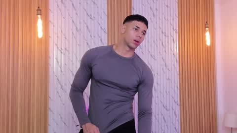 Snapshot of thomas_walker0 chatting on 1, 12, 2025 Thomas online show from 1, 12, 2025