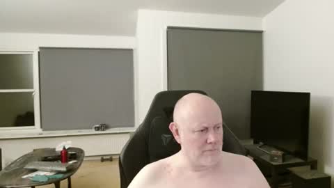 thomash32 online show from 5, 11, 2025