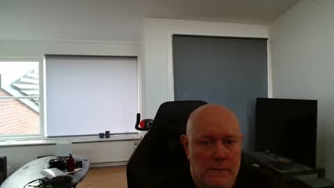 thomash32 online show from 22, 11, 2025