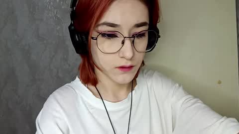 Snapshot of thomasvicknair chatting on 2, 12, 2025 Lina online show from 2, 12, 2025