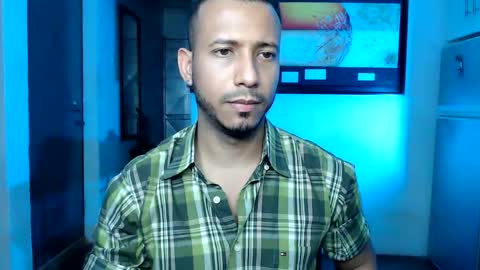 Snapshot of thommerxxx chatting on 4, 12, 2025 Thom online show from 4, 12, 2025