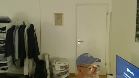 Snapshot of thomster1972good chatting on 15, 2, 2026 Tom online show from 15, 2, 2026